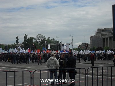 Miting - piata  Victoriei - ora 10-30